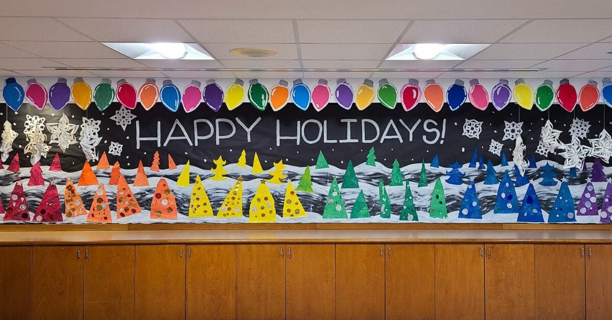 18 Holiday Bulletin Board Ideas That Will Make Your Classroom Cozy