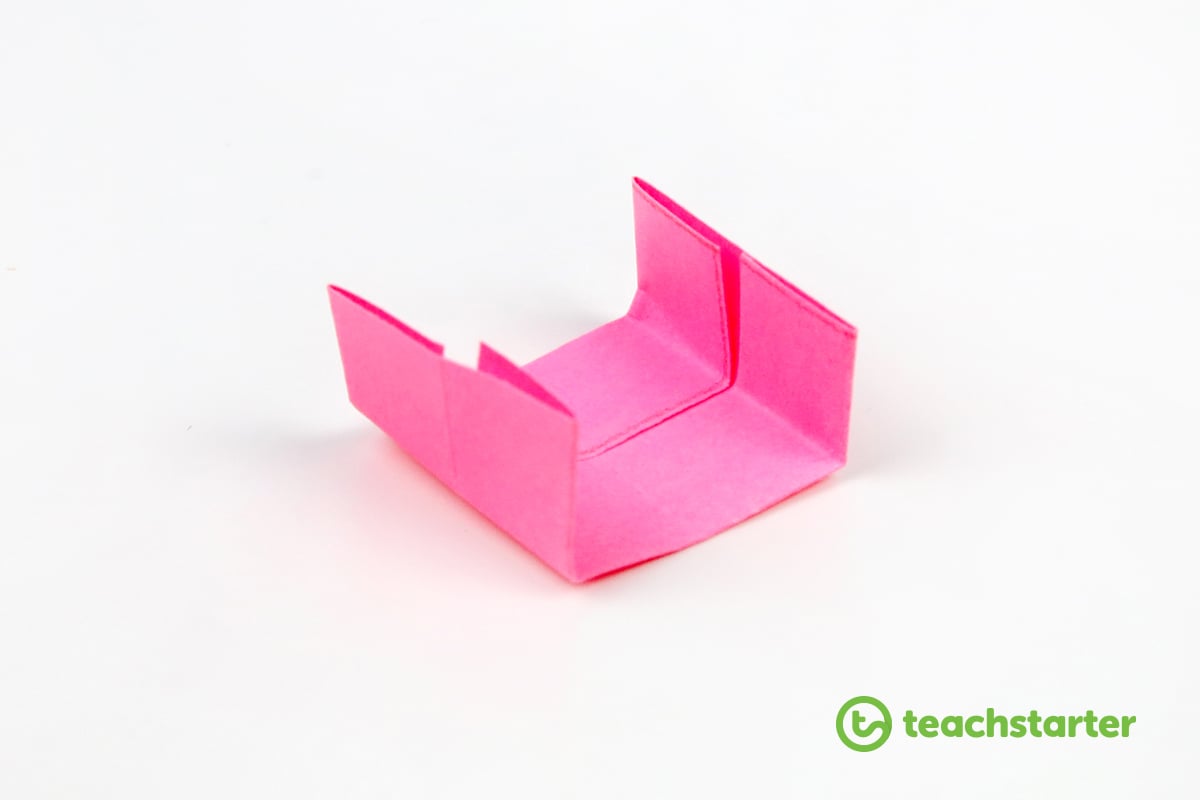 https://cdn.teachstarter.com/fileserver/2017/11/Origami3.jpg