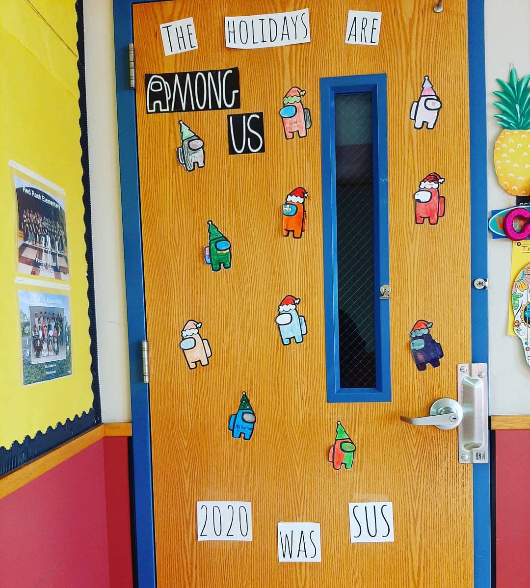 christmas classroom door decorating