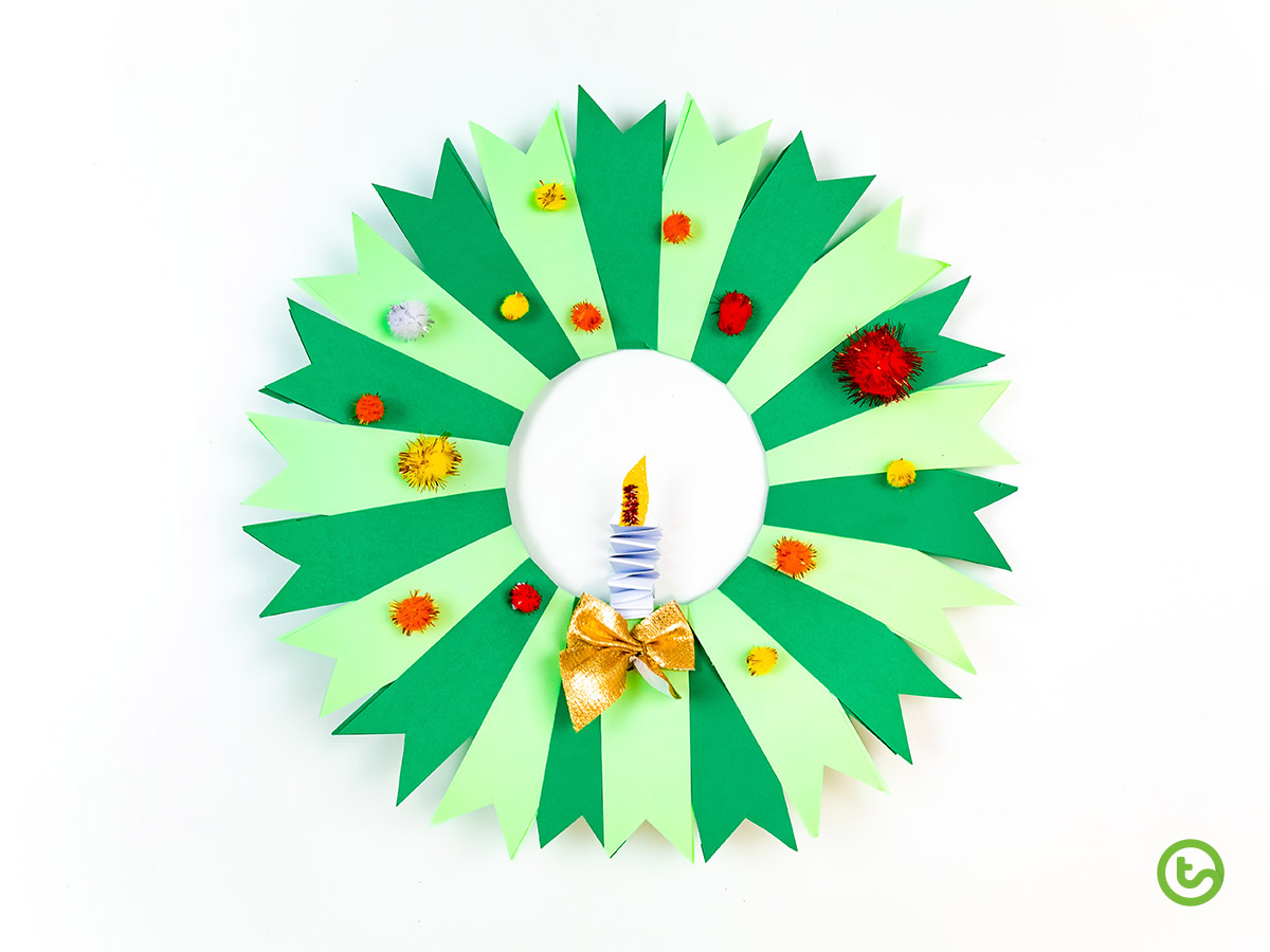 10 Ways to Use a Paper Plate - Paper Plate Wreath