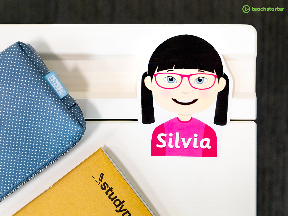 15 Inventive Desk Nameplate Ideas