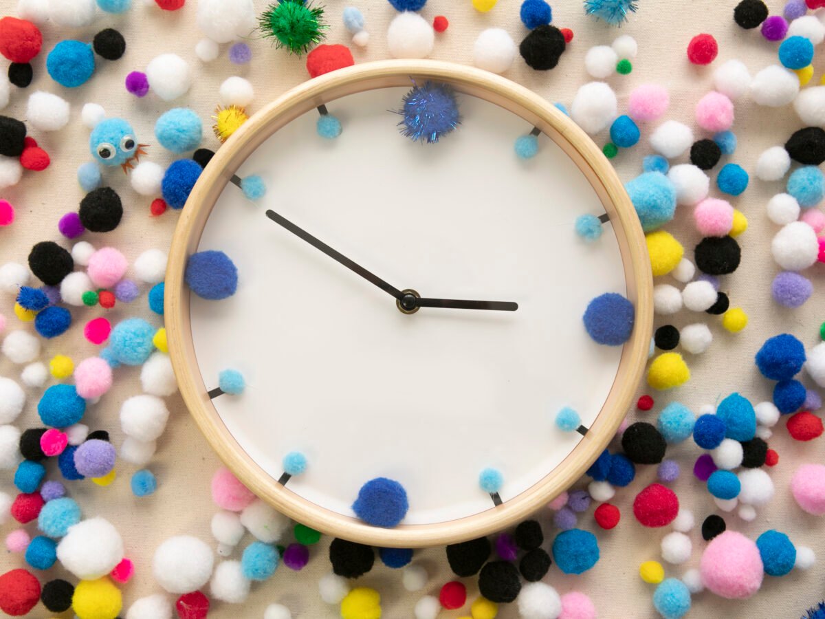 clock pom-pom craft