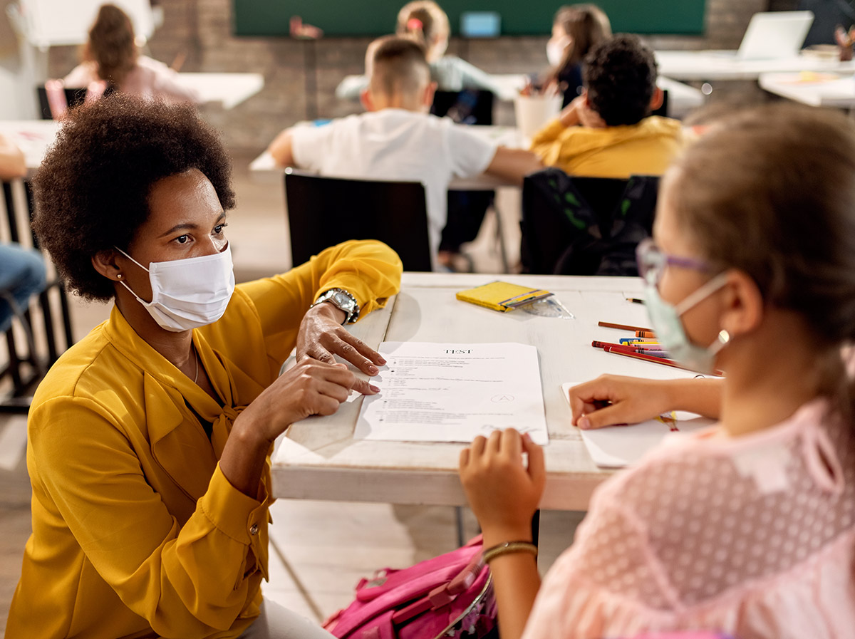 teacher-with-mask-in-classroom