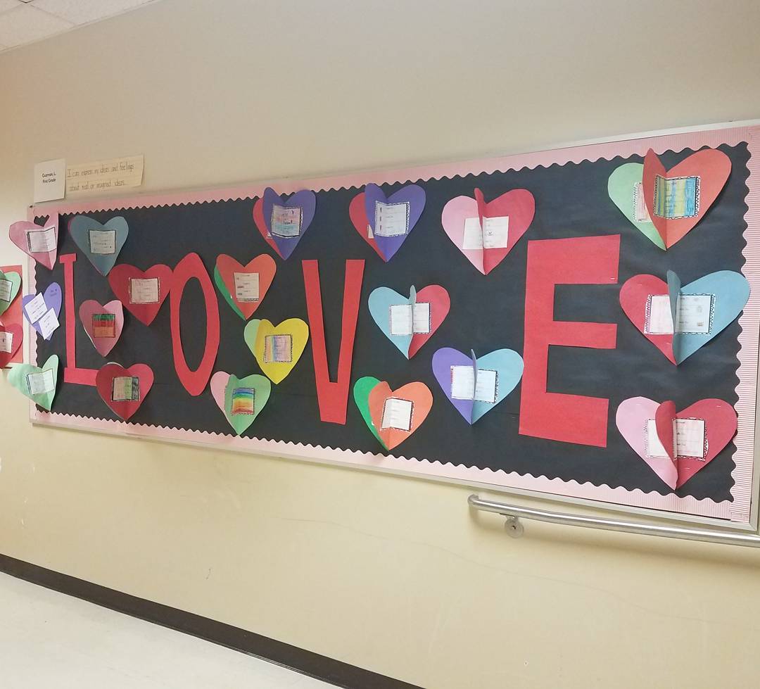 Love and Hearts Bulletin Board - Teach Starter
